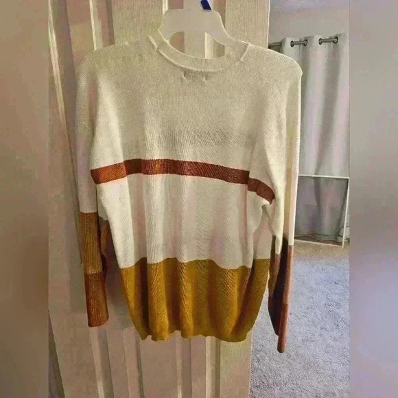 Lucy Avenue Sweater - Size XXL - Picture 2 of 3